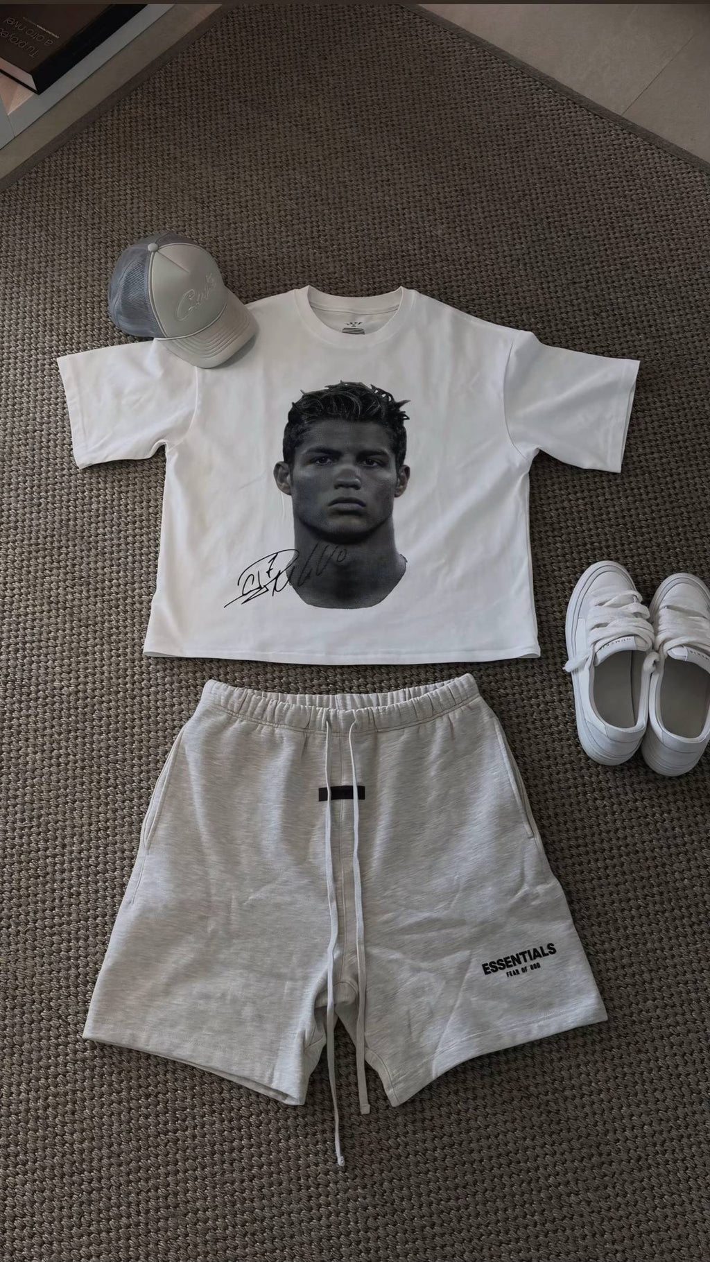 CR7 ESSENTIALS OUTFIT