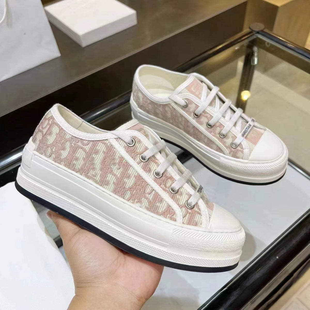 CD Sneaker